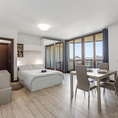 Appartamento Privato Garibaldi Milán Exterior foto